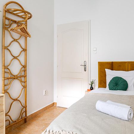 Jungle Aesthetics Downtown Apartman Aircon And Garage Parking Будапеща Екстериор снимка