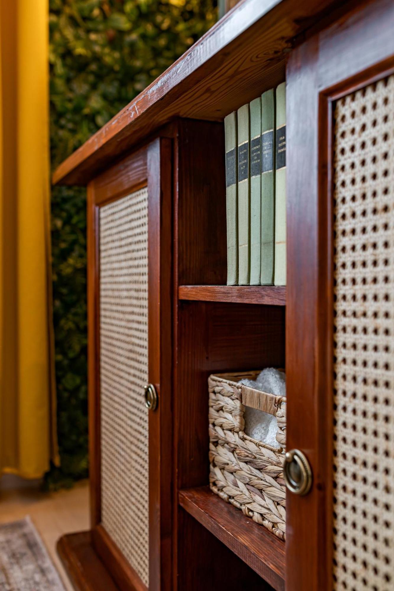 Jungle Aesthetics Downtown Apartman Aircon And Garage Parking Будапеща Екстериор снимка