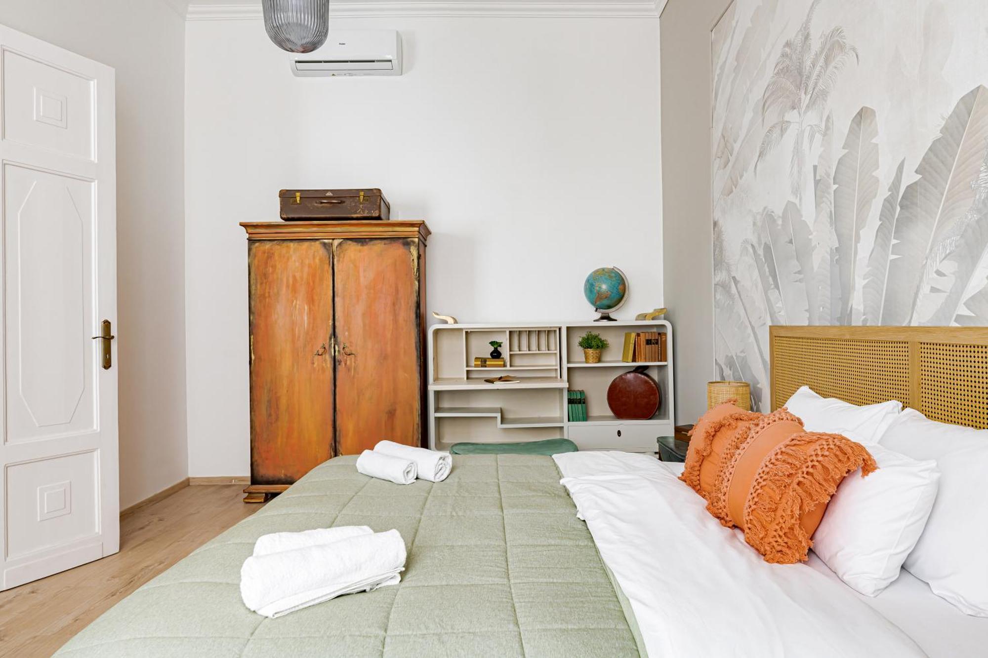 Jungle Aesthetics Downtown Apartman Aircon And Garage Parking Будапеща Екстериор снимка
