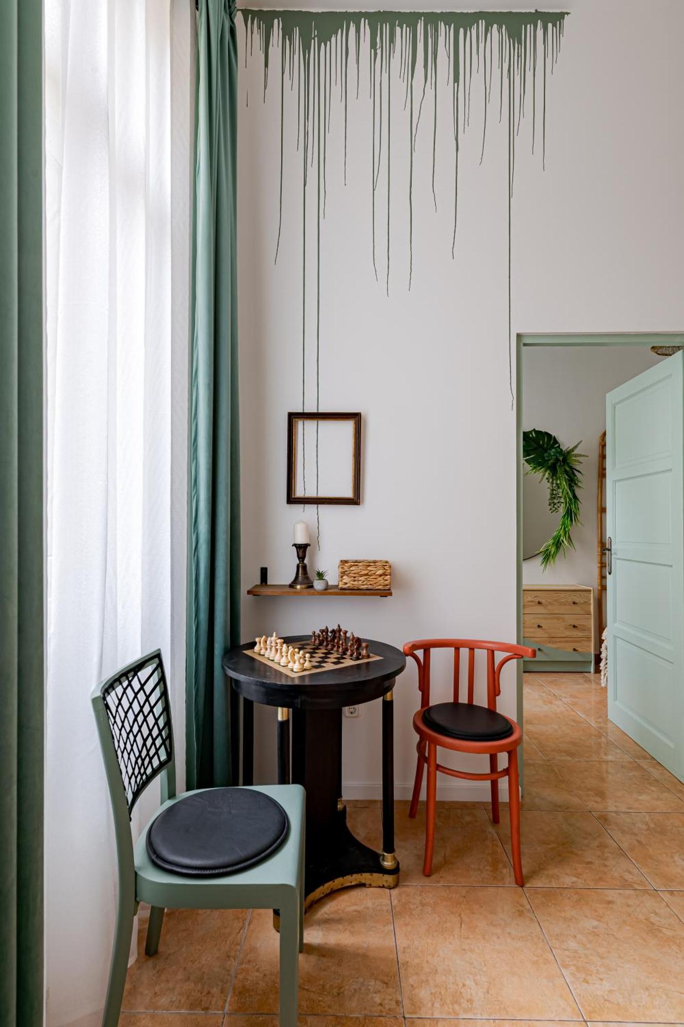 Jungle Aesthetics Downtown Apartman Aircon And Garage Parking Будапеща Екстериор снимка