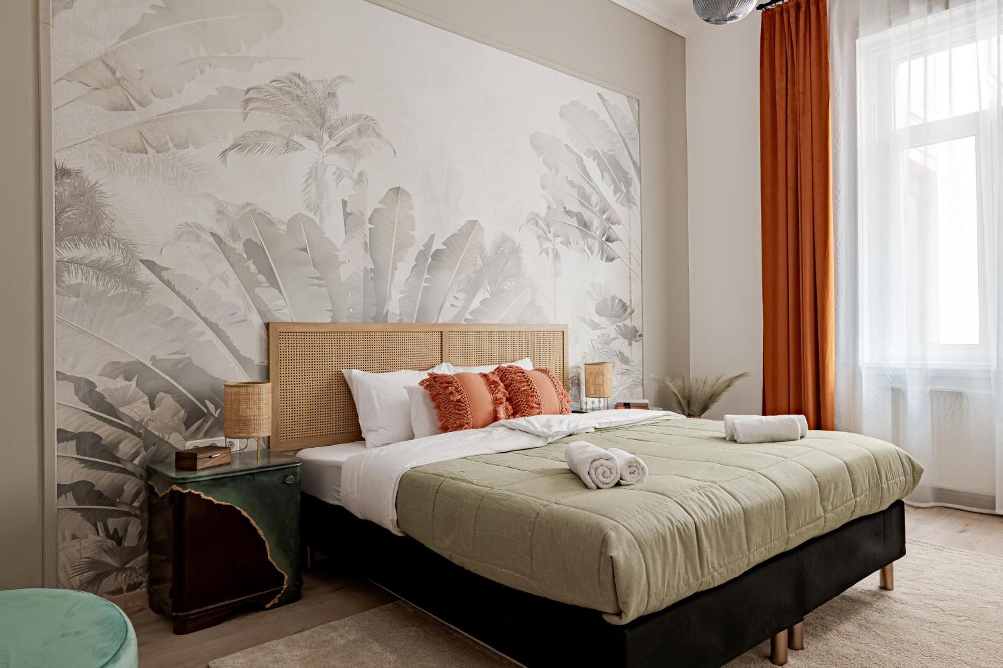 Jungle Aesthetics Downtown Apartman Aircon And Garage Parking Будапеща Екстериор снимка