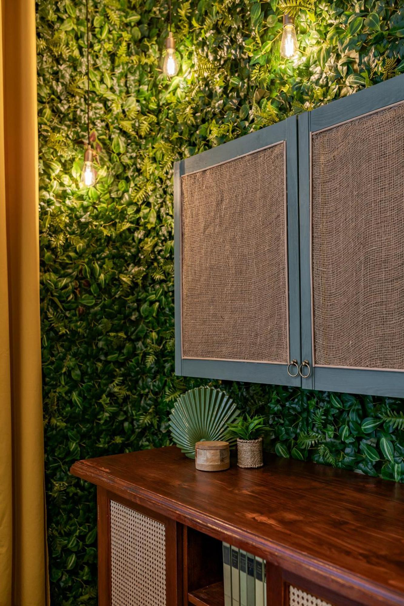 Jungle Aesthetics Downtown Apartman Aircon And Garage Parking Будапеща Екстериор снимка