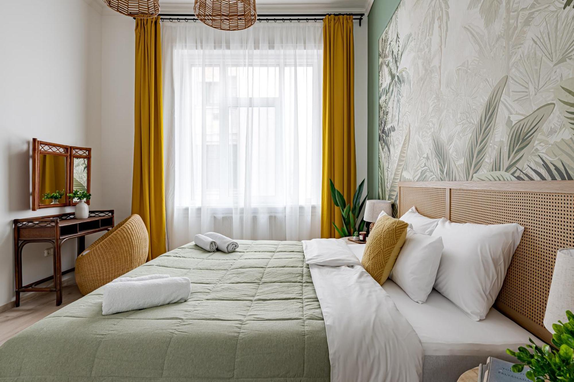 Jungle Aesthetics Downtown Apartman Aircon And Garage Parking Будапеща Екстериор снимка