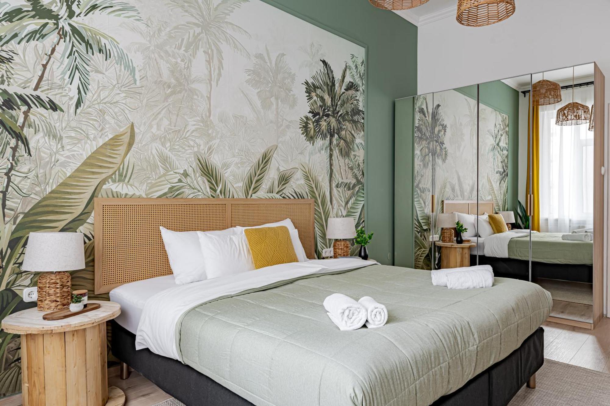 Jungle Aesthetics Downtown Apartman Aircon And Garage Parking Будапеща Екстериор снимка
